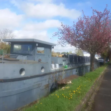 Botel Caravelle